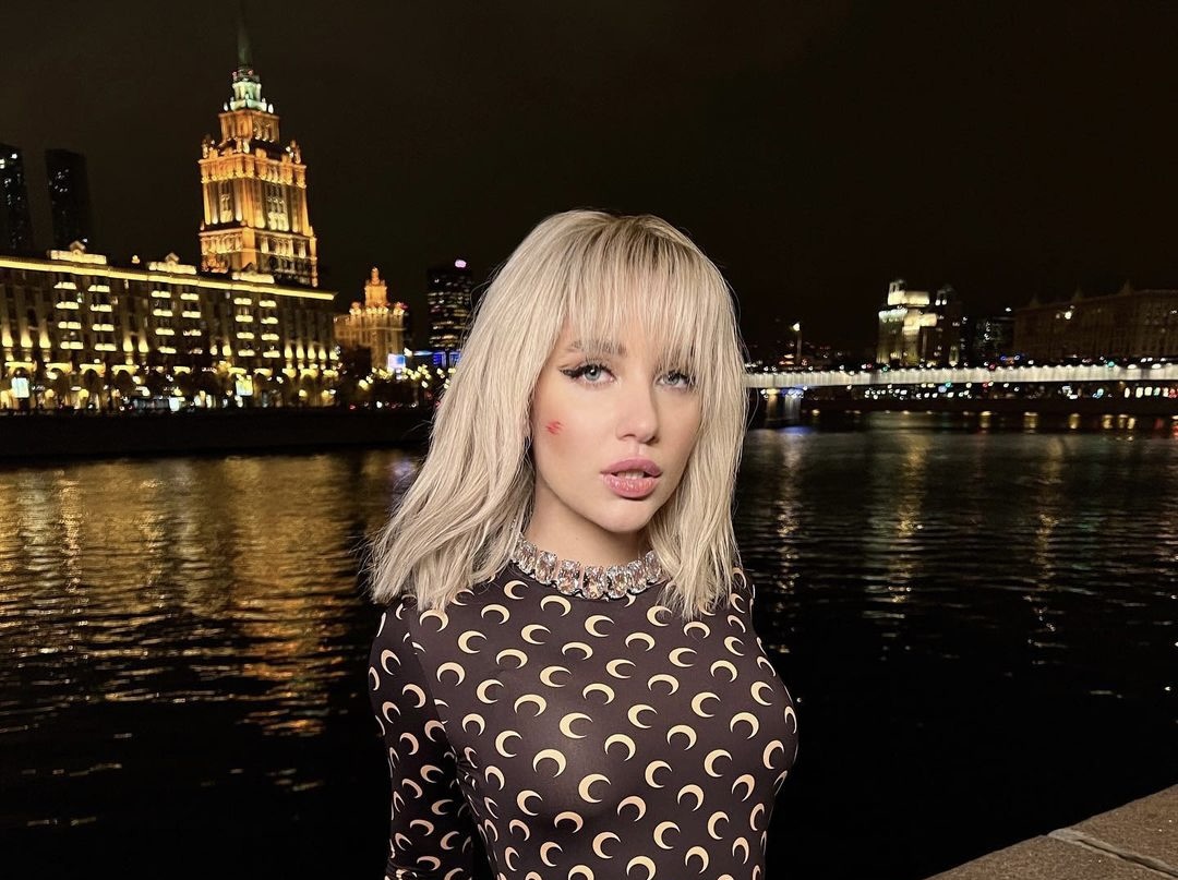MIA BOYKA justifies herself by performing on a movie soundtrack
