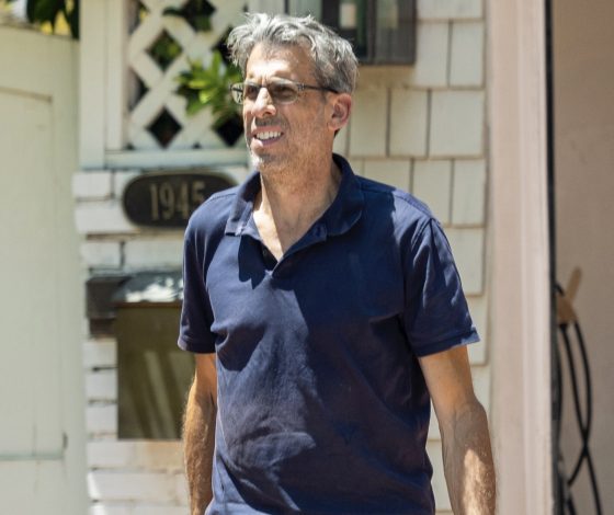 Продюсеру «Клиники» Эрику Вайнбергу предъявили обвинение в сексуальном насилии