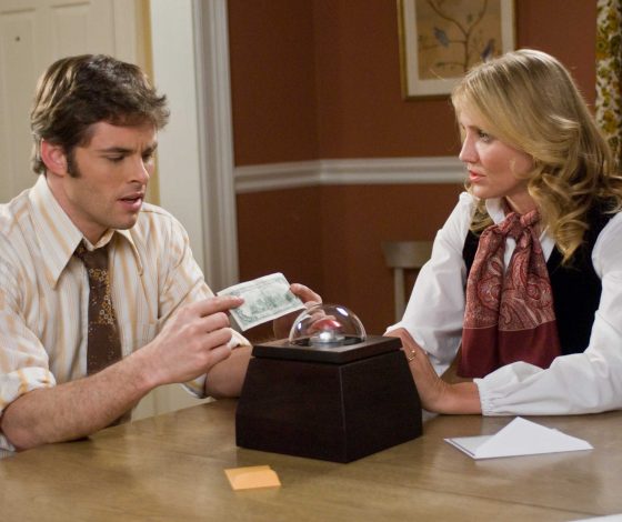 Женщина купила лотерейный билет за пару минут до начала розыгрыша и выиграла полмиллиона долларов