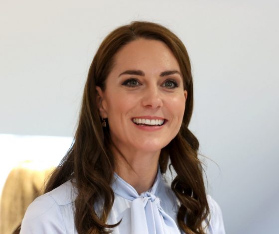 Кейт Миддлтон скрывает изъян с помощью прически