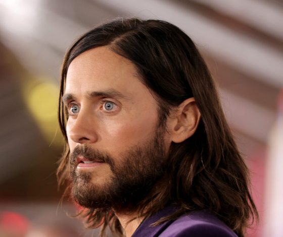 Блистает: Джаред Лето в золотом жакете, о котором можно только мечтать