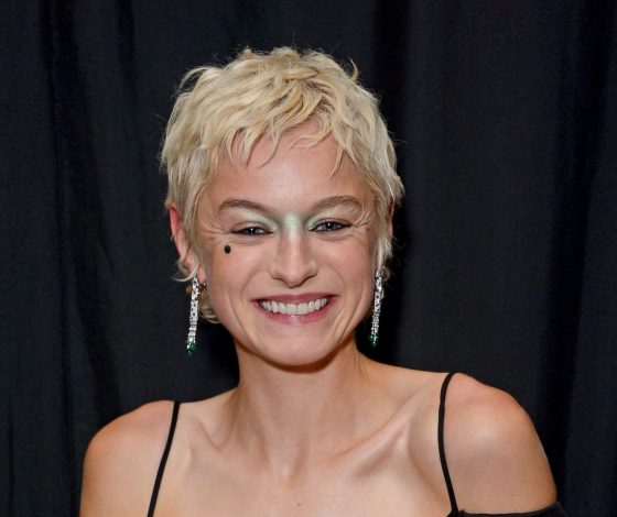 Макияж переносицы — самый необычный тренд 2022 года. Как его повторить?