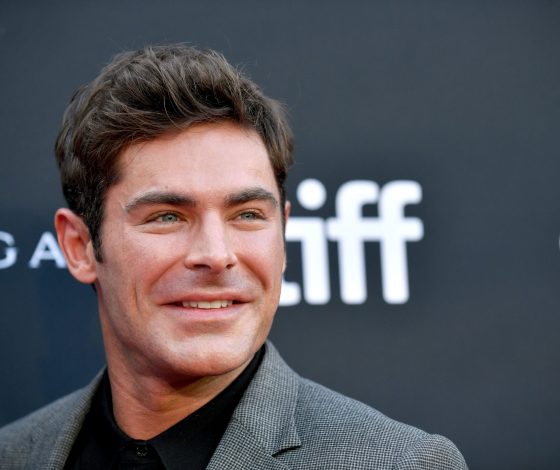 Огромные бицепсы и стрижка под горшок: поклонники шокированы новыми фотографиями Зака Эфрона