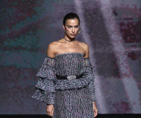 Ирина Шейк дебютировала на показе Chanel