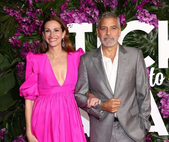 Джулия Робертс доказывает, что фуксия с нами надолго