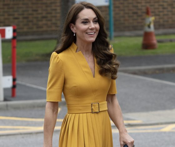 Абсолютная гармония: Кейт Миддлтон появилась в платье в самом оптимистичном оттенке