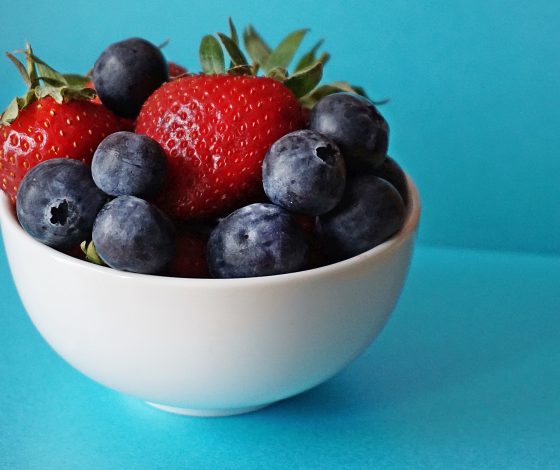 Может ли еда помочь при депрессии? Составили список полезных и вредных продуктов