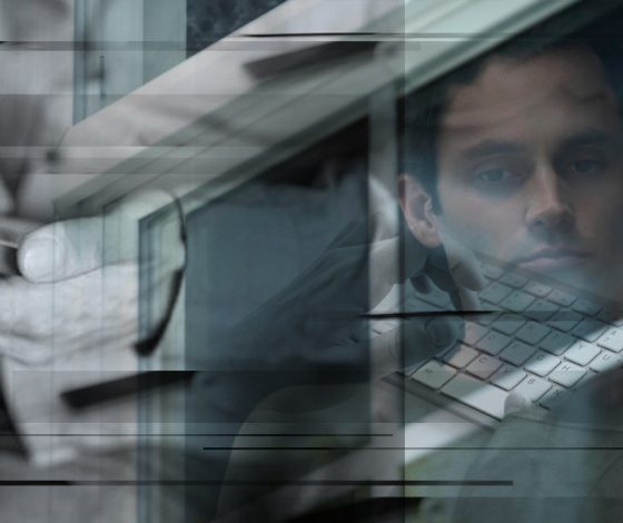 «У него были мои детские снимки и фотографии, где я стою в окне»: реальные истории жертв сталкеров