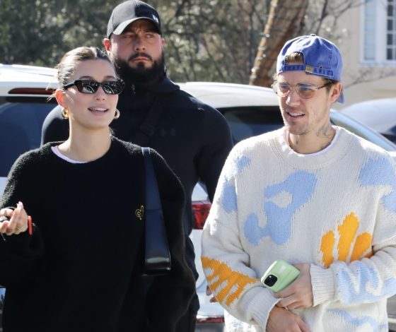 Милее сегодня ты ничего не увидишь: Джастин и Хейли Бибер на прогулке с щенками