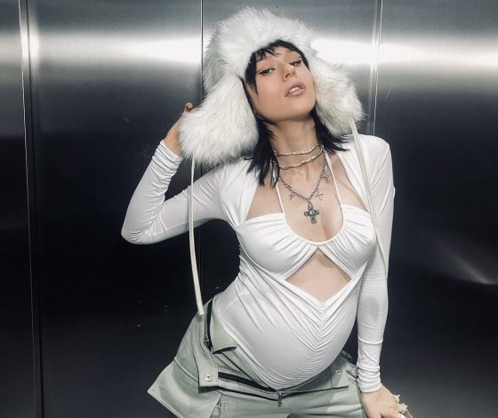 Певица IOWA опубликовала «беременные» фотографии