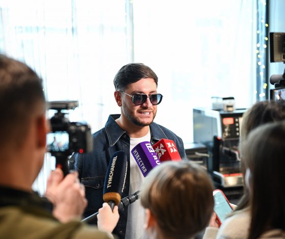 Дава, Карина Кросс, Mia Boyka и другие на предновогоднем паблик-токе Super x «Новая Песня года»