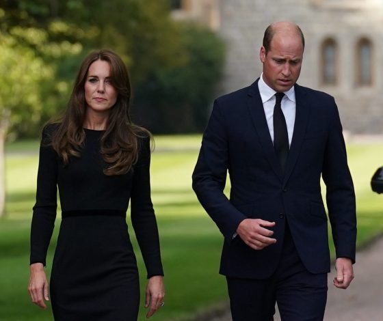 Кейт Миддлтон и принц Уильям почтили память Елизаветы II в первую годовщину ее смерти