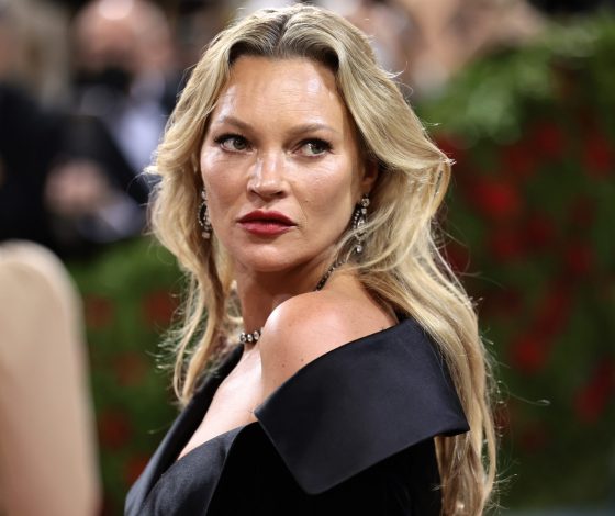 Как создать элегантный и сексуальный образ в стиле офискор? Показывает Кейт Мосс