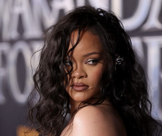 Море волнуется раз: Рианна демонстрирует нескучную альтернативу леггинсам