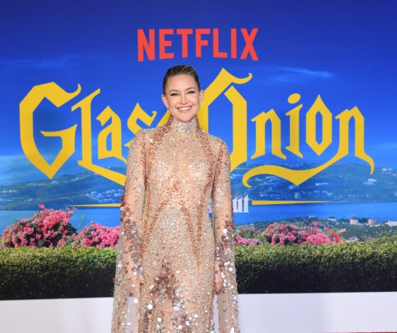 Кейт Хадсон, Джейми Ли Кертис, Реге-Жан Пейдж и другие на премьере фильма «Достать ножи: Стеклянная луковица»