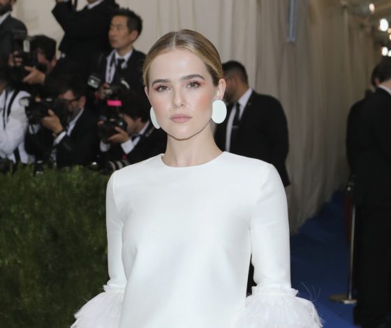 Как затмить на красной дорожке всех и вся? Зои Дойч предлагает действовать с ювелирной точностью