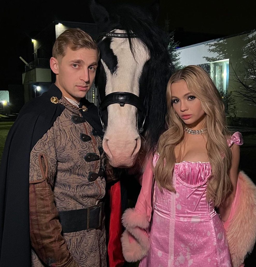 After reunion rumors: Valya Carnival openly supported Sasha Stone