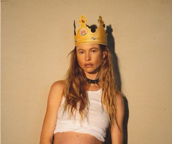 Беременная Бехати Принслу снялась в откровенной фотосессии