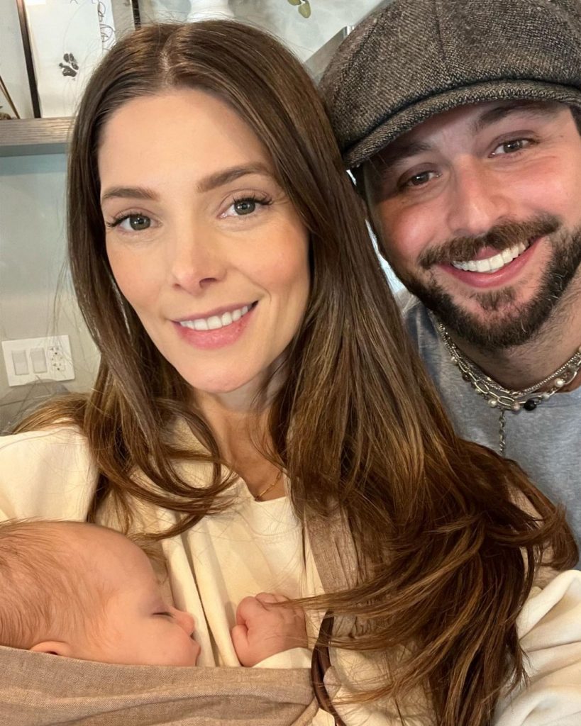 Ashley Greene with her daughter and husband (Photo: social networks)
