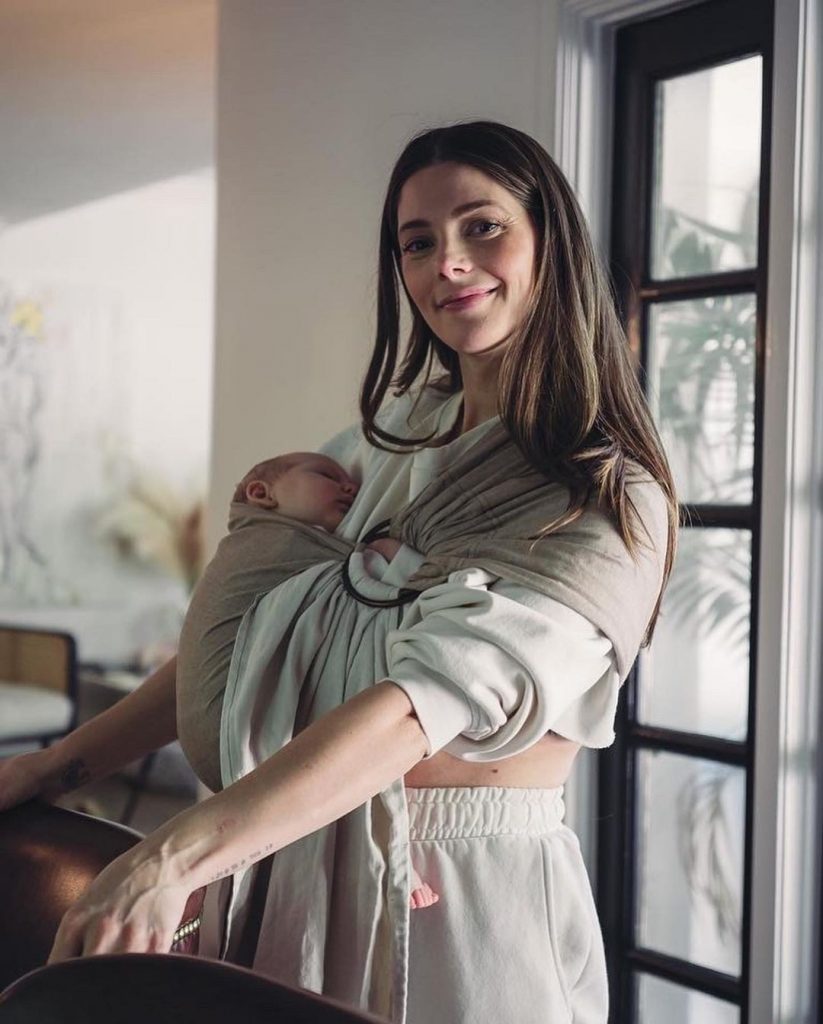 Ashley Greene with her daughter (Photo: social networks)