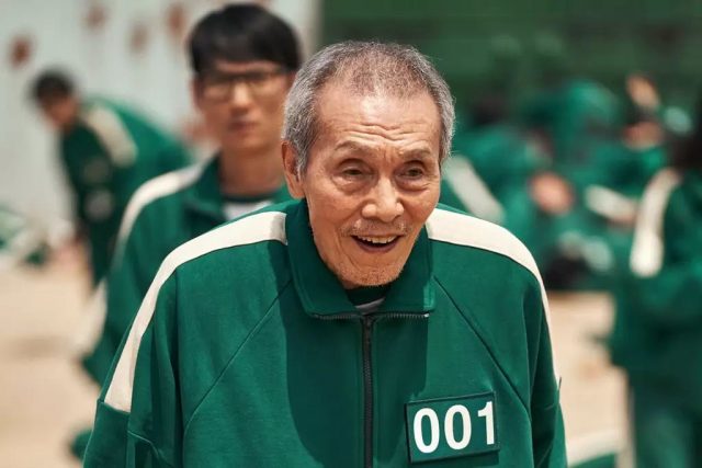 79-летней звезде «Игры в кальмара» О Ён Су грозит тюрьма. Что случилось