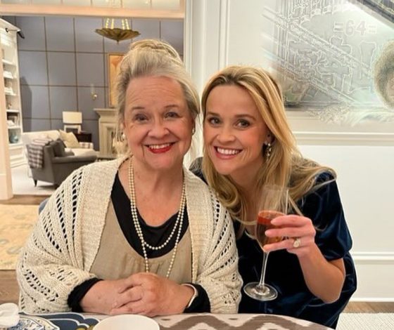 Как выглядит 74-летняя мама Риз Уизерспун? Спойлер: они очень похожи