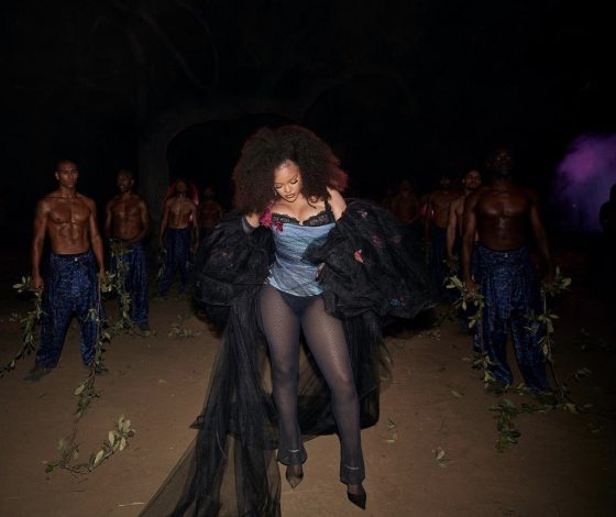 Это очень горячо: Рианна, Джонни Депп и Ирина Шейк на шоу Savage x Fenty Vol. 4