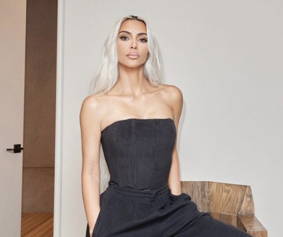 Ким Кардашьян сочетает корсет со спортивными штанами (и мы точно последуем ее примеру)