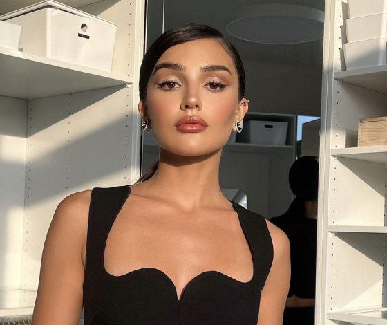 Дина Саева продемонстрировала школьную форму для самых смелых