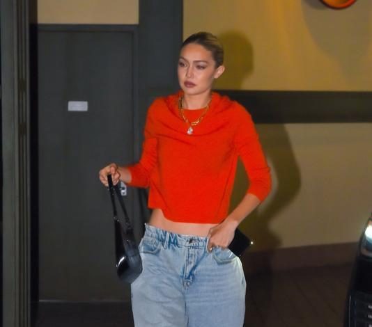 Спорный выход: Джиджи Хадид появилась в джинсах, которые подойдут не всем