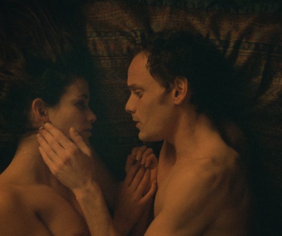 15 фильмов и сериалов, которые лучше смотреть вдвоем