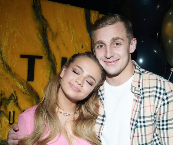 «Собрала вещи и ушла»: Саша Стоун впервые рассказал о расставании с Валей Карнавал