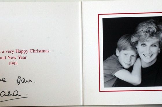 Самые трогательные рождественские открытки королевской семьи: от принцессы Дианы до Меган Маркл