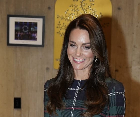 Кейт Миддлтон примерила платье в клетку, которое может войти в историю