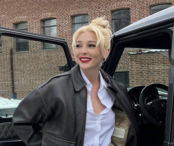 Настя Ивлеева снялась топлес