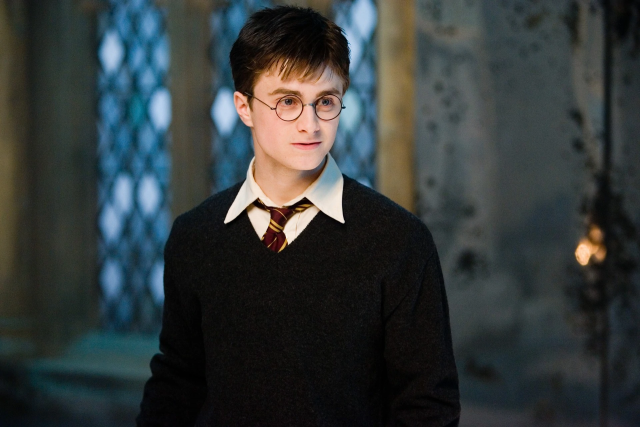 Цифра дня: за 1,9 млн долларов продали обложку первого издания книги «Гарри Поттер и философский камень»