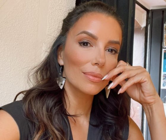 Идеальный костюм для ленивых выходных: показывает Ева Лонгория