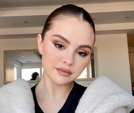 Сложно узнать: Селена Гомес продолжает экспериментировать со стилем