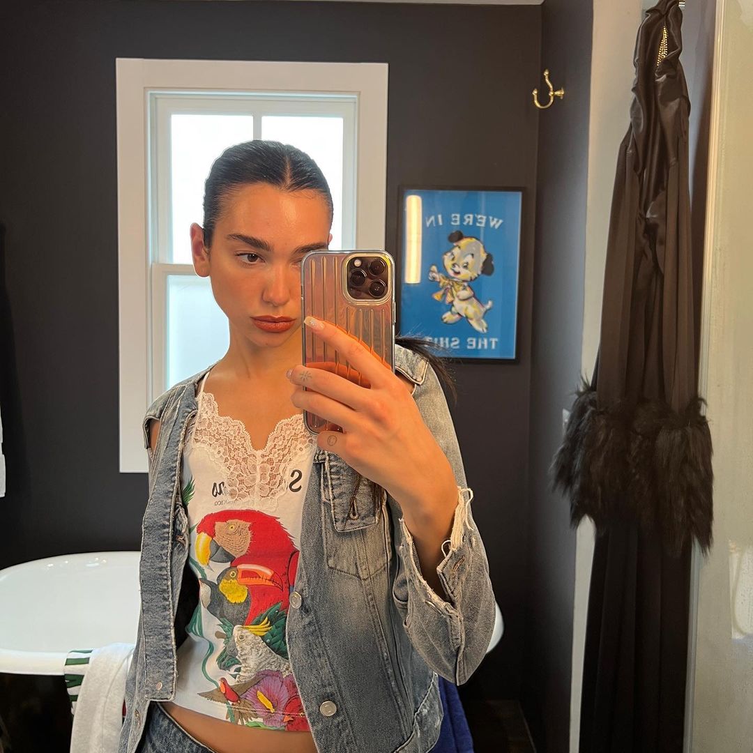 How to wear men’s clothes?  Learning from Dua Lipa