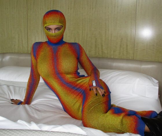 Так много вопросов, но мало ответов: Кайли Дженнер снялась в странном образе