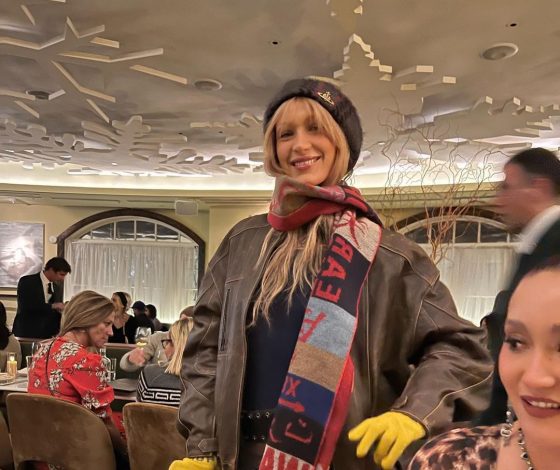 Выглядеть стильно зимой – реально: Белла Хадид в одном образе сочетает главные тренды года