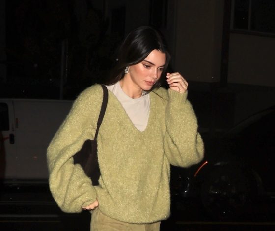 Любовь с первого взгляда: Кендалл Дженнер вышла в брюках, которые удлиняют ноги