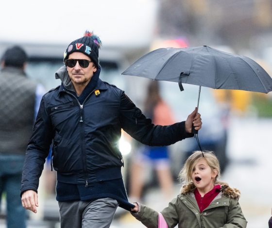 Разве есть что-то важнее? Папарацци сделали трогательный снимок Брэдли Купера с дочерью