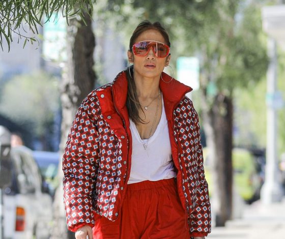 Каждый день – праздник: Дженнифер Лопес вышла в самом популярном цвете  новогодней ночи