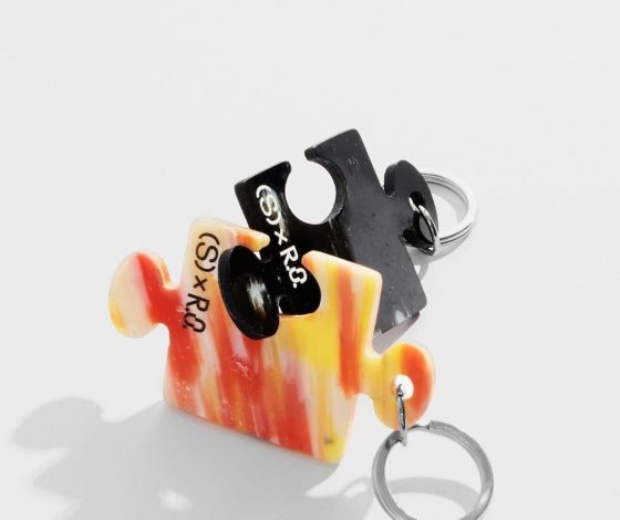 Оставайся собой с заботой о природе: SRSLY и (SPUTNIK) выпустили коллекцию аксессуаров с брелоками от Recycle Objects