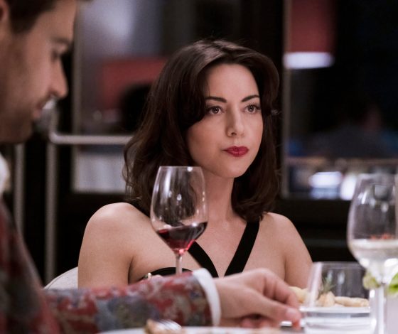 Звезды сериала «Белый лотос» ответили на все интересующие фанатов вопросы после финала второго сезона, а двоих из актеров подозревают в романе