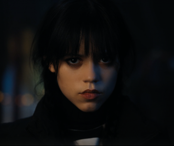 Видео дня: неудачные дубли со съемок сериала «Уэнсдэй»