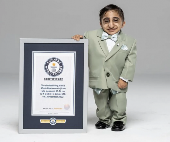 Назвали самого низкого человека в мире. Его рост составляет 65 сантиметров