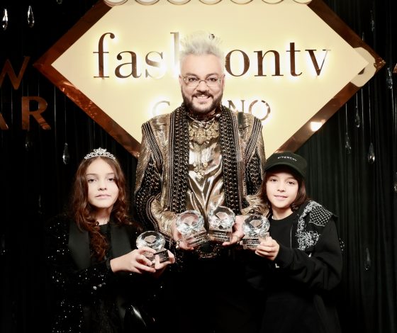 Ольга Бузова, Филипп Киркоров, Люся Чеботина и другие на премии Fashion New Year Awards 2022