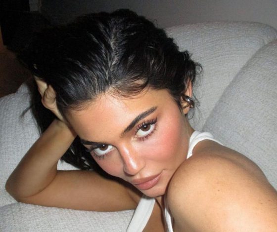 10 косметических средств для создания естественных бровей